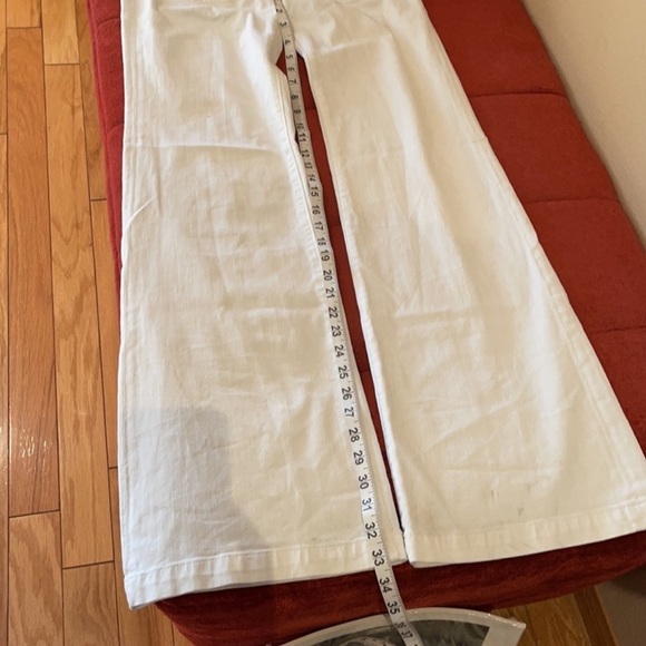 7 for all Mankind white flare jeans, some slight stains as shown. Size 27 - Picture 9 of 14